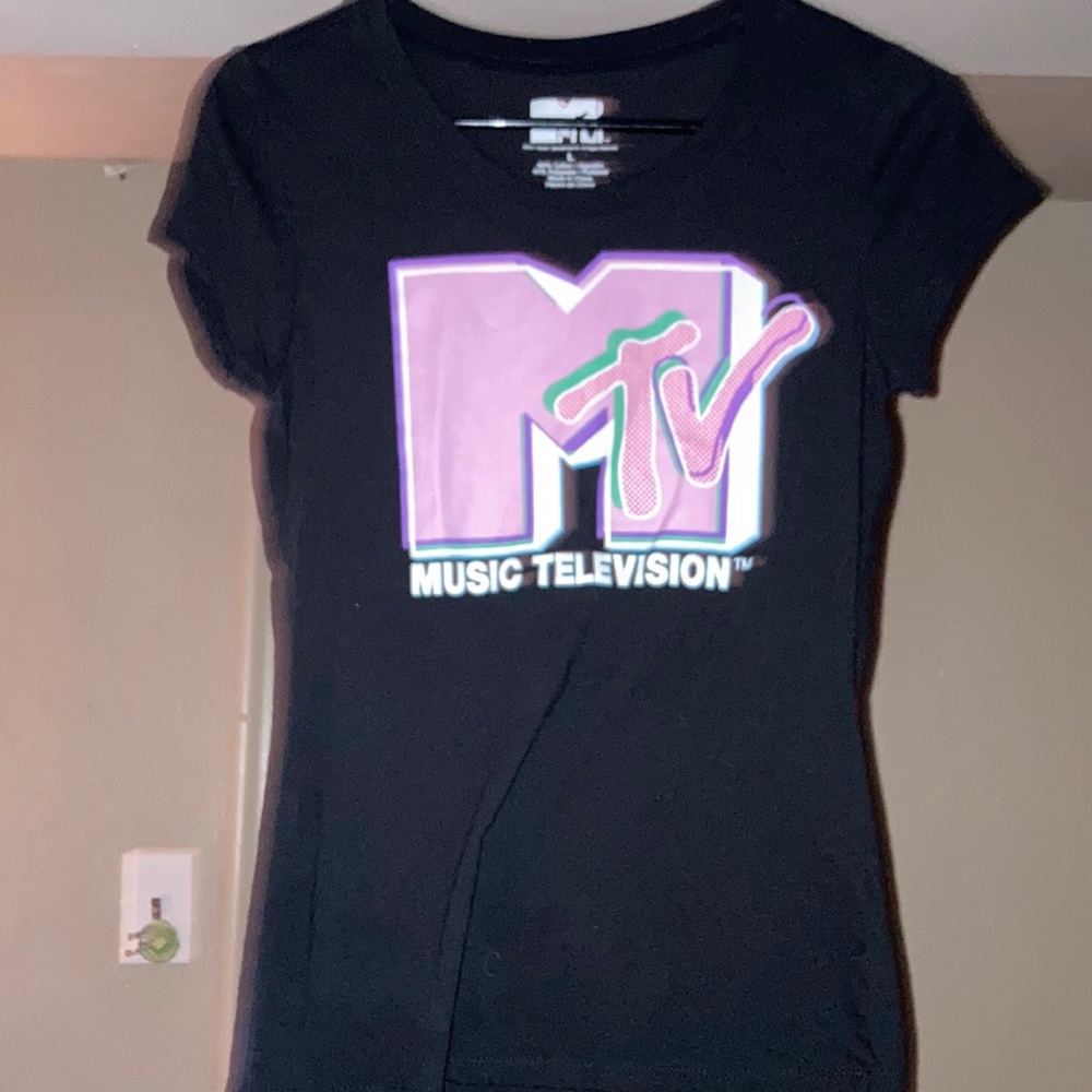 Black MTV shirt